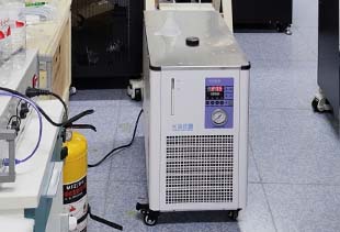 提升激光器性能：精密冷水機(jī)不可或缺